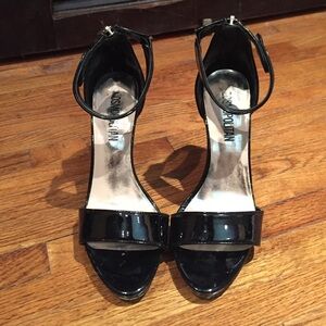 Cosmopolitan Black ankle heels